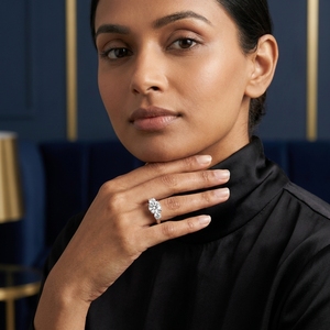 Bague de fiançailles et de mariage de luxe pour femme de la marque DIFF, diamant de laboratoire classique taille brillant, plaqué platine PT950, certifié IGI - Product Image 3
