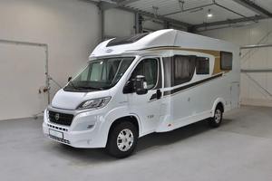 Autocaravana Todoterreno 4x4 con Refrigerador para Acampar y Viajar, Autocaravana en Venta - Product Image 5