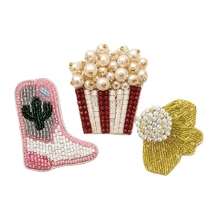 Patch brodé de perles de rocaille fait main élégant, motif floral et papillon, pour vêtements - Product Image 2