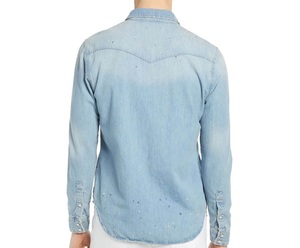 เสื้อเชิ้ตเดนิมสีฟ้าอ่อนขายดีสำหรับผู้ชาย สวมใส่สบายๆ สไตล์สตรีทแวร์สำหรับฤดูร้อน พร้อมโลโก้สั่งทำได้ ราคาขายส่ง เสื้อเชิ้ตเดนิมผู้ชาย - Product Image 2