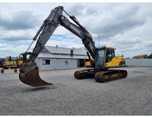 Excavadora de cadenas Volvo EC220D usada con motor, bomba y caja de cambios de alta eficiencia - Garantía de más de 5 años - Product Image 3