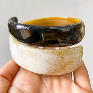 Brazalete de Cuerno Natural SOFIYA CRAFT, Joyería Étnica Vintage Color Bronce para Hombre, Chapado en Oro, Ideal para Aniversario - Product Image 4