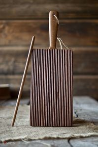 Planche à découper en bois dur naturel pour la préparation des aliments en cuisine, découpe des légumes, des fruits, de la viande, surface lisse et durable - Product Image 6