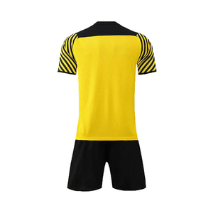 Uniformes de Fútbol con Diseño Moderno a Precio de Mayoreo, Uniformes de Fútbol Personalizados con Sublimación Impresa de la Mejor Calidad - Product Image 2