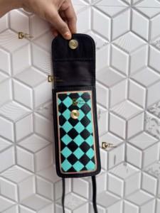 Bolso de Mano de Lujo para Teléfono, Bolso de Cuero Tallado a Mano, Bolsos Pequeños con Patrón de Damas, Bolsa de Diseño Único - Product Image 4