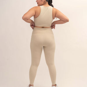 Ensemble de yoga sur mesure pour femme avec logo frontal, taille élastique, léger, 2 pièces, tenue de sport anti-transpiration, extensible dans les quatre sens - Product Image 5