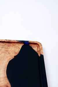 Plateau en résine époxy noire fait main, plateau de service de cuisine en bois, plateau à nourriture en bois pour le petit-déjeuner, les collations et les boissons, plateau en bois fait main - Product Image 3