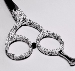 Tijeras de Peluquería Profesionales Personalizables de 5.5 Pulgadas, Afiladas, de Acero Inoxidable, con Borde Recto, Premium, para Salón - Product Image 2