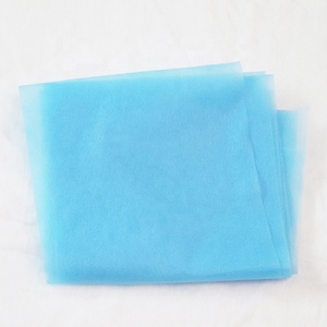 ม้วนผ้านอนวูฟเวน PP สปันบอนด์แบบ100% ผู้ผลิตผ้าใยสังเคราะห์สีสันสดใส - Product Image 3