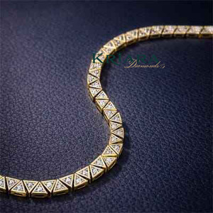 Bracelet jonc pyramidal en moissanite plaqué or S925 pour femme, serti de griffes à coupe triangulaire, luxe pour le quotidien - Product Image 2