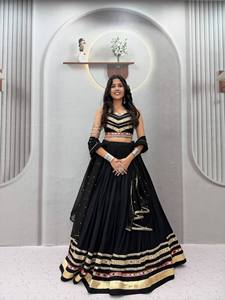 Conjunto Lahenga Choli de Algodón y Dupatta de Georgette con Bordado Pesado GAMTI y Lentejuelas - Product Image 3