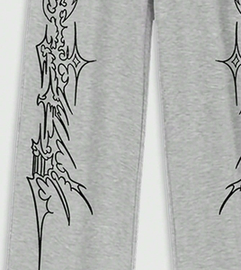 Ensemble de survêtement DTG à épaules tombantes, imprimé gothique araignée, sweat à capuche et pantalon baggy, streetwear unisexe premium, collection mode 2026 - Product Image 5