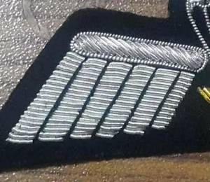 Patch brodé en dentelle argentée fait main sur mesure avec motif aile en fil métallique PU, applique écologique pour blazers et vestes - Product Image 3