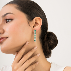 Nueva colección artesanal de pendientes colgantes con halo de esmeraldas naturales y diamantes para boda, joyería de oro blanco sólido de 14 quilates. - Product Image 4