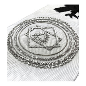 Écharpe personnalisée du commandant de la Croix Rouge de Constantine, blanche avec broderie décorative noire, symboles brodés et fermoir - Product Image 4