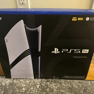 Console PS5 Pro 1 To neuve et originale, prête à être expédiée, en stock, saison hivernale, version Blu-ray et disque/numérique - Product Image 1