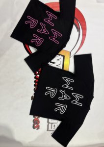 Camisetas personalizadas de nueva llegada con estampado de serigrafía en relieve, parche de goma, 300 gsm, de algodón 100% de alto gramaje, corte holgado y extragrande para hombre. - Product Image 1