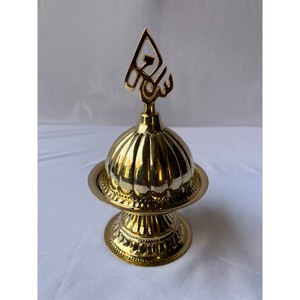 Brûleur d'encens en métal de style arabe, aux finitions polyvalentes, complète les décors modernes et traditionnels. - Product Image 5