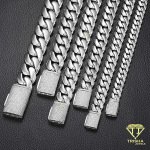 กำไลข้อมือดีไซน์เนอร์แบบ Cuban Link ประดับด้วยเพชร Moissanite ระยิบระยับ พร้อมตัวล็อกแบบกล่องที่แข็งแรงทนทาน - Product Image 2