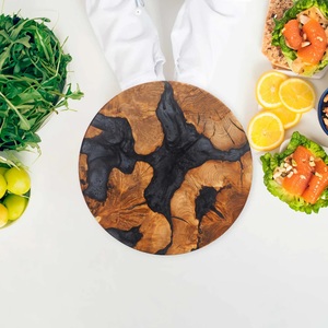 Planche à charcuterie ronde en bois, conforme aux normes alimentaires de la FDA, taille personnalisée, design rivière en résine époxy, pour la cuisine et la décoration de cadeaux - Product Image 4