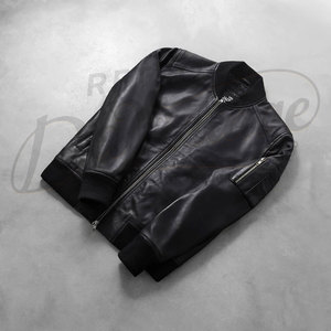 Blouson aviateur en cuir véritable noir de qualité supérieure pour homme - Coupe ajustée, style MA-1 en peau de mouton véritable avec bordure côtelée - Product Image 2
