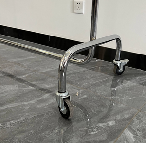 Porte-vêtements moderne en acier inoxydable doré pour hommes, femmes et enfants, avec rail à roulettes mobile, en carton - Product Image 4