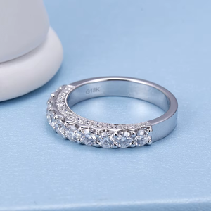 Anillo de Compromiso de Plata 925 con Baño de Rodio para Mujer, con Diamante de Corte Brillante Redondo, Engaste Pavé, Estilo Clásico - Product Image 4
