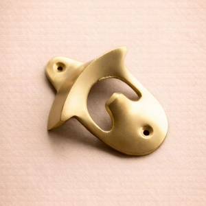 ที่เปิดขวดติดผนังทองเหลือง ดีไซน์คลาสสิก ผิวเรียบ จับถนัดมือ เปิดง่าย ทนทาน เหมาะสำหรับตกแต่งบ้าน บาร์ ครัว - Product Image 2