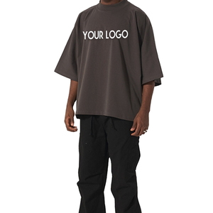 เสื้อยืดแขนทรงปีกค้างคาวโอเวอร์ไซส์สำหรับผู้ชาย สีดำ ผ้าคอตตอนเจอร์ซีย์ คอกลม สไตล์สตรีท พิมพ์ลายด้านหลัง ระบายอากาศได้ดี สีพื้น - Product Image 2
