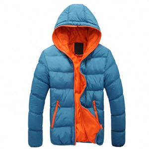 Veste d'hiver matelassée pour homme, personnalisée par le fabricant, noire avec capuche contrastante orange, chaude et épaisse, vêtement d'extérieur matelassé - Product Image 3