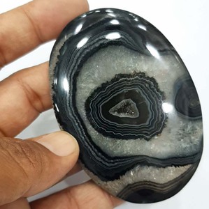 Lot de cabochons ovales en agate naturelle noire et blanche jusqu'à 40 mm, pierres semi-précieuses en vrac pour la lithothérapie et les bijoux de pierre de naissance - Product Image 1