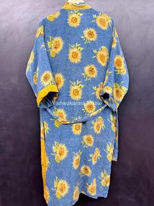 Robe kimono en soie crêpe douce vintage de luxe pour femmes |   Imprimé floral fait main, col en V, taille élastique, manches courtes |   Printemps Automne - Product Image 6