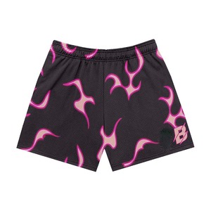 Shorts de malla de poliéster transpirable para mujer, 140 GSM, estampado de llamas en negro y verde, cintura elástica, logotipo personalizado con transferencia térmica. - Product Image 2