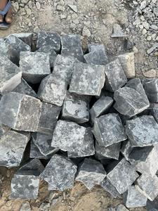 Pavés carrés en basalte noir naturel - Décoration paysagère écologique et durable - Fournisseur en gros en Inde - Product Image 6