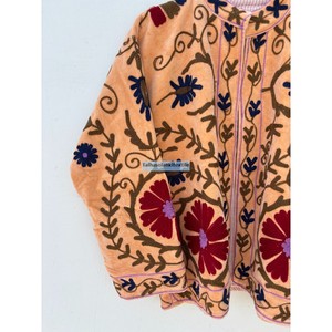 Chaqueta de terciopelo bordada para mujer, cuello mandarín, manga larga, diseño floral, abrigo de otoño hecho a mano - Product Image 3