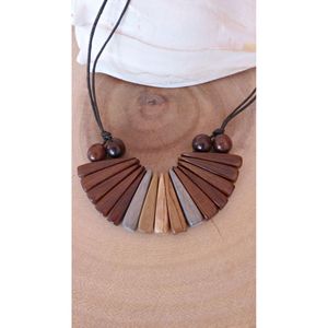 Luxury Eco-Friendly Wooden Cross Necklace for Women Fashionable Jewelry Design - Product Image 2