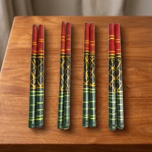 Bâtons de Dandiya en bois colorés, paires de Dandiya traditionnelles pour la danse Garba, Dandiya en bois poli pour le festival Navratri, Dandiya en plastique coloré - Product Image 2