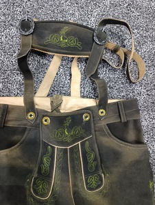 Lederhosen traditionnels allemands pour hommes, taille mi-haute, bretelles brodées, style bavarois, short en laine fait main, uni et respirant - Product Image 5