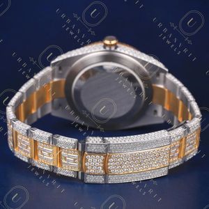 Reloj mecánico artesanal de acero inoxidable con lectura analógica, movimiento automático, diamantes moissanita de corte redondo, claridad VS VVS EF - Product Image 3