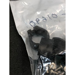 8 AMAT 0690-01690 CLAMP MTG 1"ID 3/4CND BLK PA - Equipo y Piezas de Semiconductores de Confianza de Marca Global - Product Image 1