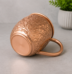 Mug en cuivre avec poignée à motif floral, vintage, écologique, vaisselle artisanale pour la maison, mug Moscow Mule en cuivre avec motif floral en relief - Product Image 1