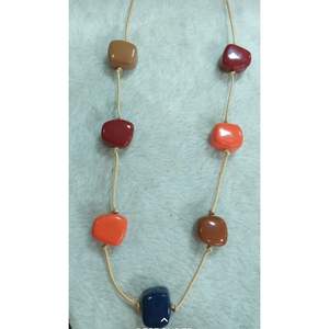 Collier en résine artisanal pour usage quotidien avec pendentif lisse et poli au design attrayant, accessoires de mode en cristal - Product Image 2