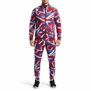 Ropa deportiva de calidad profesional diseñada a medida para uso atlético en temporada, que refleja el orgullo y la disciplina del equipo. - Product Image 1