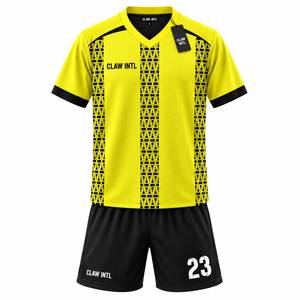 Camiseta de Fútbol para Hombre Claw Intl, Amarilla y Negra, Cuello en V, Manga Larga, Sublimada, Poliéster que Absorbe la Humedad, Corte Regular, Ajustable - Product Image 1
