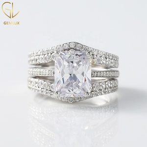 Ensemble de bagues de mariée en moissanite, taille radiante et ronde, or 14 carats, bague de fiançailles, alliance, ensemble de trois bagues - Product Image 1