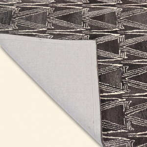 Alfombra de Lana Tejida a Mano, Diseño Tribal Peaks en Color Carbón y Marfil, Ecológica, Antideslizante, Moderna, Rectangular, Geométrica, para Sala de Estar u Hotel - Product Image 6