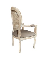 Fauteuil en canne antique de style français avec cadre robuste et dossier ovale pour salles à manger de villas