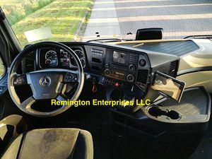 Camion tracteur Mercedes-Benz Actros 1848 4x2 d'occasion 2017, diesel Cummins, boîte manuelle, conduite à gauche, Euro 2 - Product Image 6