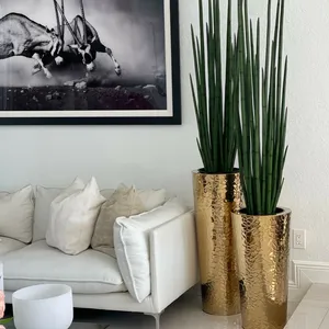 Jarrón de Piso de Latón Hecho a Mano, Acabado Dorado Moderno, Centro de Mesa Decorativo para Sala de Estar, Dormitorio, Comedor, Vestíbulo de Hotel - Product Image 4