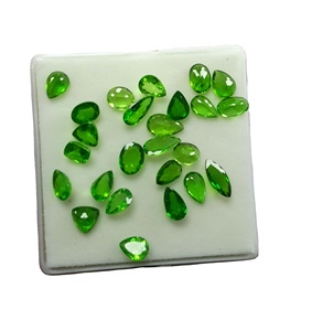 Pierres précieuses à facettes en tsavorite naturelle de haute qualité 3x5 à 5x7 MM tailles calibrées taille ovale vert avec certificat GIA - Product Image 1
